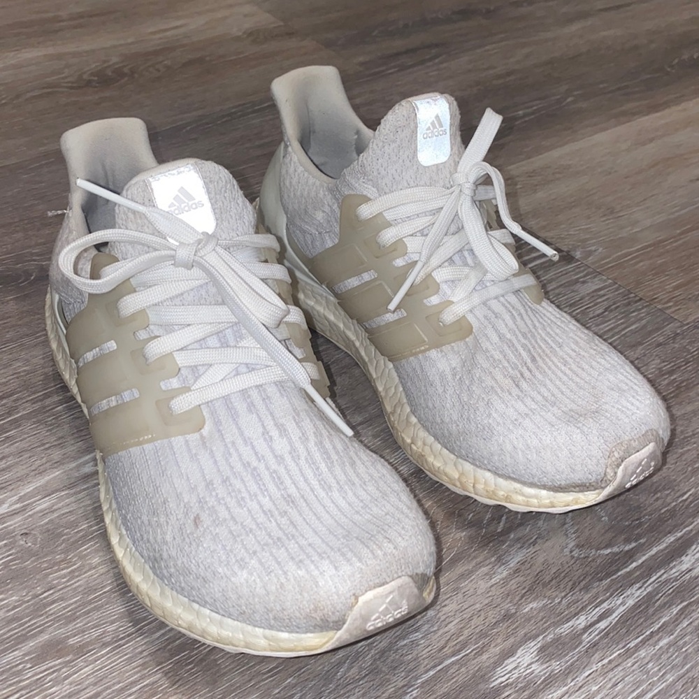 White adidas ultra boost - FREE SHIPPING